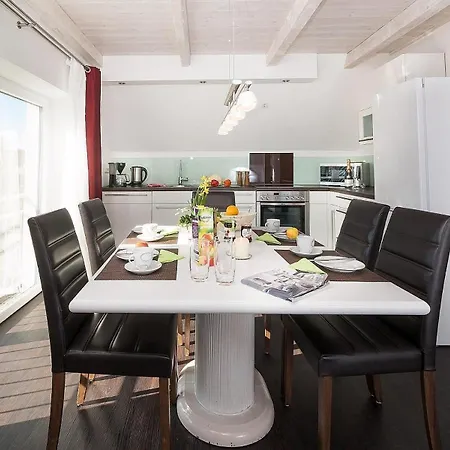 K3 - Strandhaus Koenigsberger Allee 8 - Feriendomizil Hollich * Groemitz